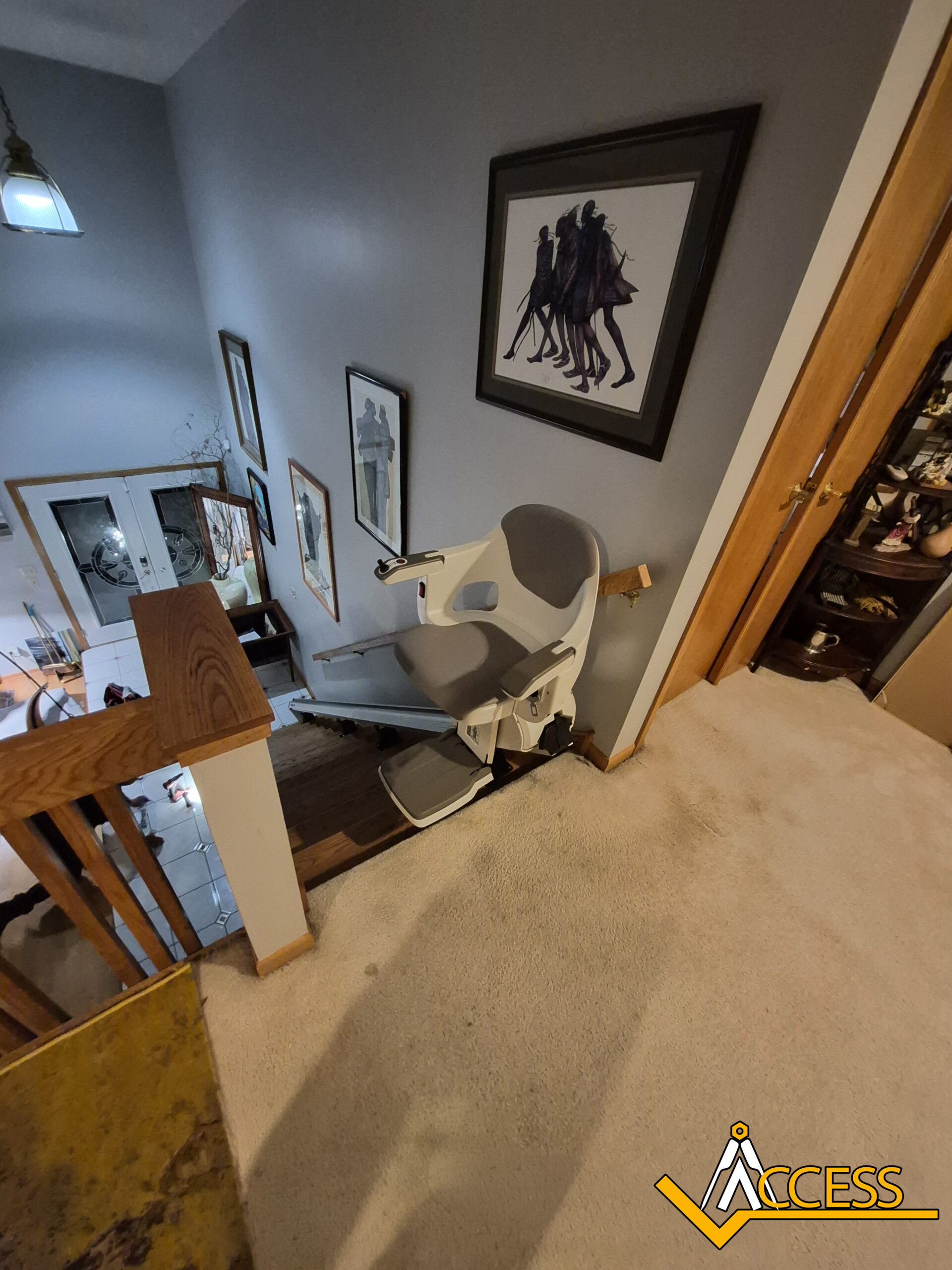 Olympia-Fields-IL-HomeGlide-Stairlift-Install-01-scaled