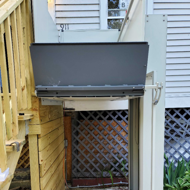 Vertical Platform Lift in Chicago, IL Bungalow