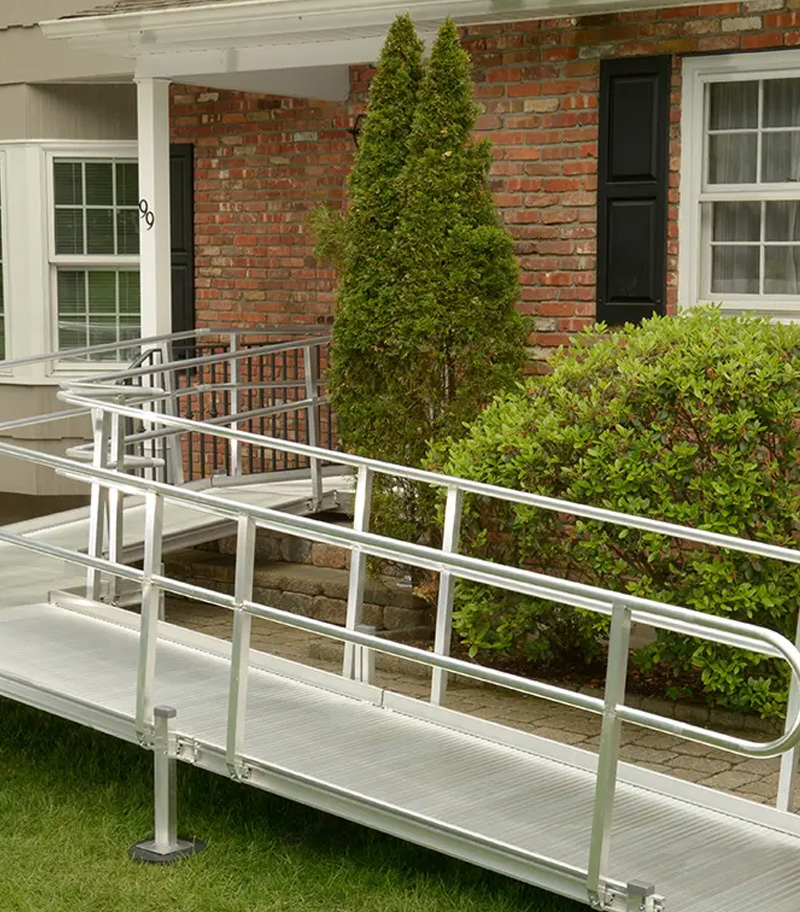 right-angle turn on modular aluminum wheelchair ramp from National Ramps with solid decking for great traction and strength